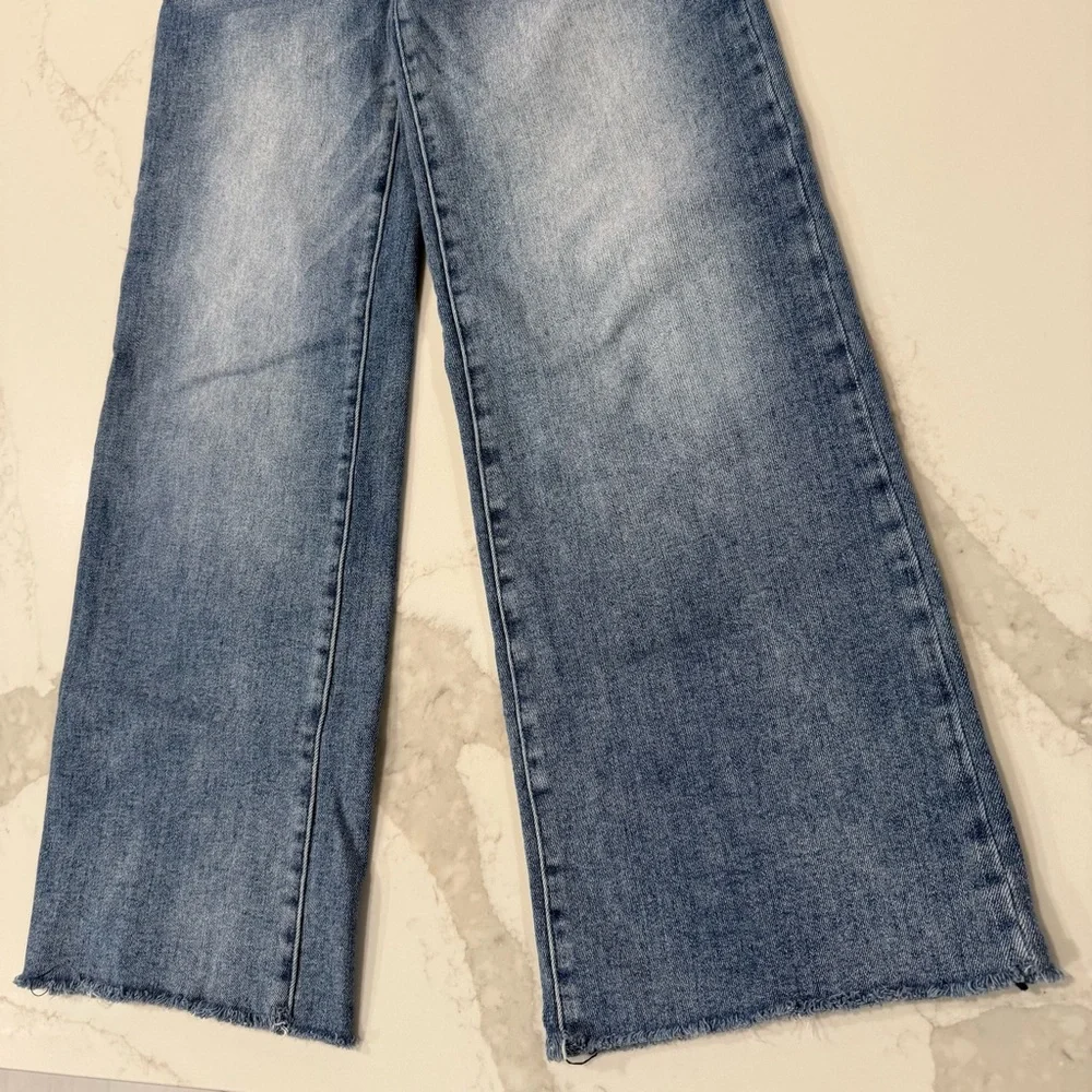 Risen HighRise Wide Leg Denim Jeans Women’s Size 3/26 Vintage Blue Wash Raw Hem - Picture 2 of 8
